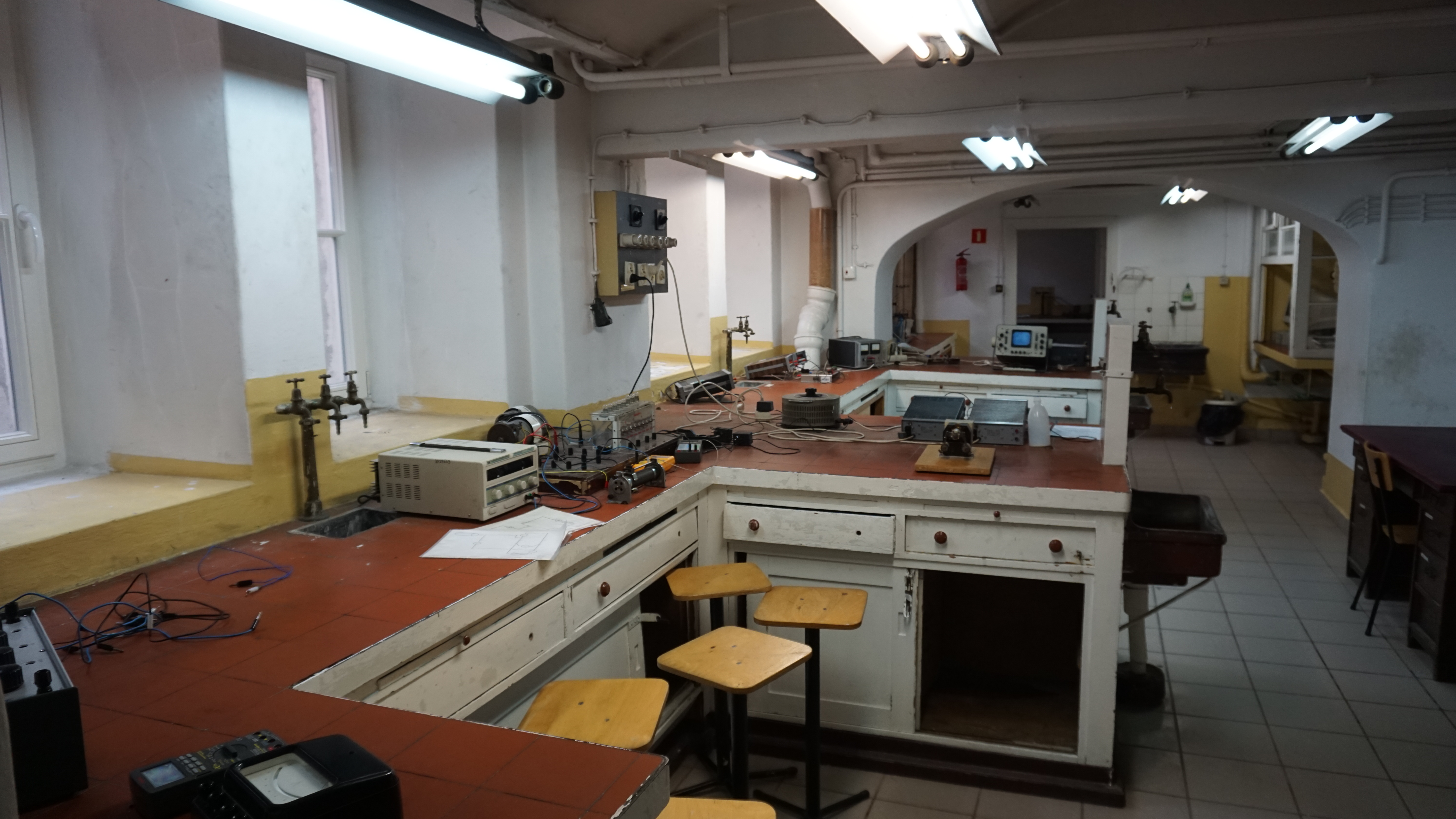 Vintage electrotechnical laboratory at Gdańsk University of Technology.jpg