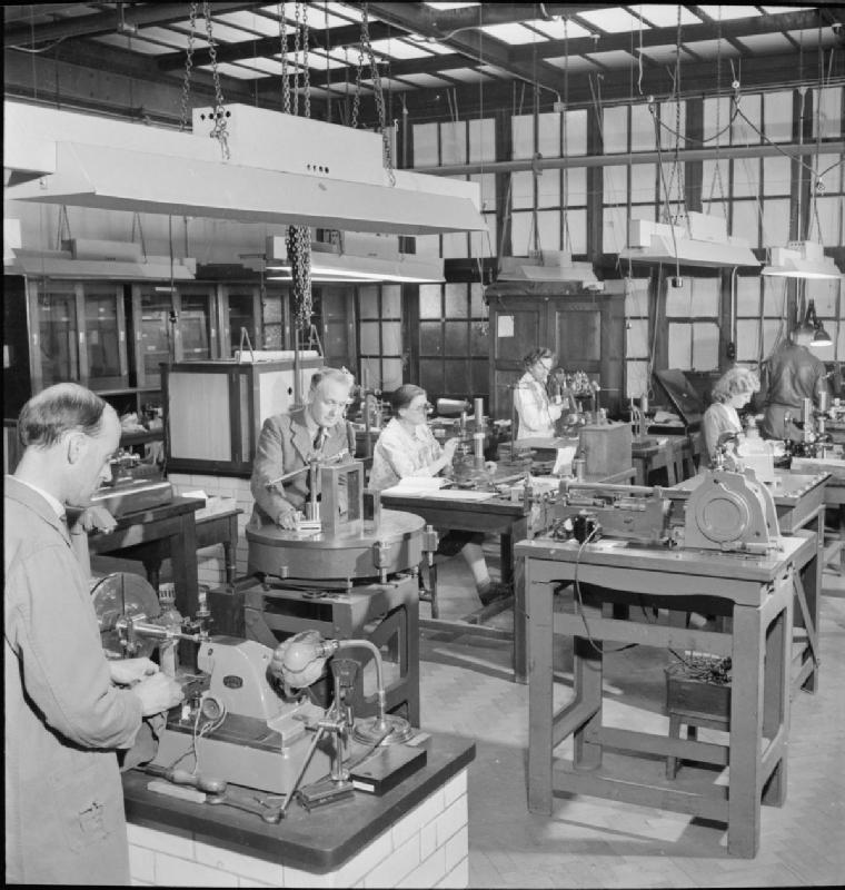 National Physical Laboratory- Science and Technology in Wartime, Teddington, Middlesex, England, UK, 1944 D23213.jpg