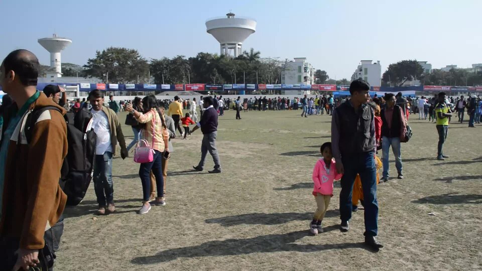 Statesman Vintage & Classic Car Rally - Eastern Command Sports Stadium - Fort William - Kolkata 2017-01-29 4275.webm